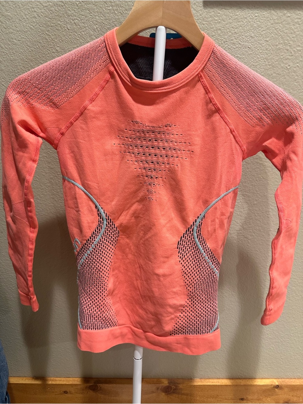 Seamless Coral Long-Sleeve Women's Top
